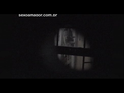 ❤️ Ξανθιά κοπέλα βιντεοσκοπήθηκε κρυφά από ηδονοβλεψία της γειτονιάς κρυμμένο πίσω από κούφια τούβλα ❤️ Πόρνο